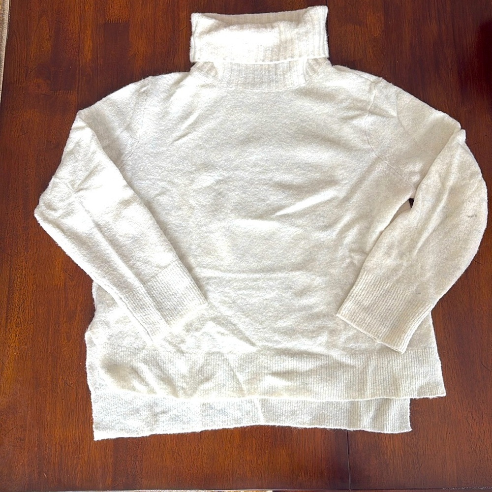 Banana Republic Wool Heather Cream Sweater